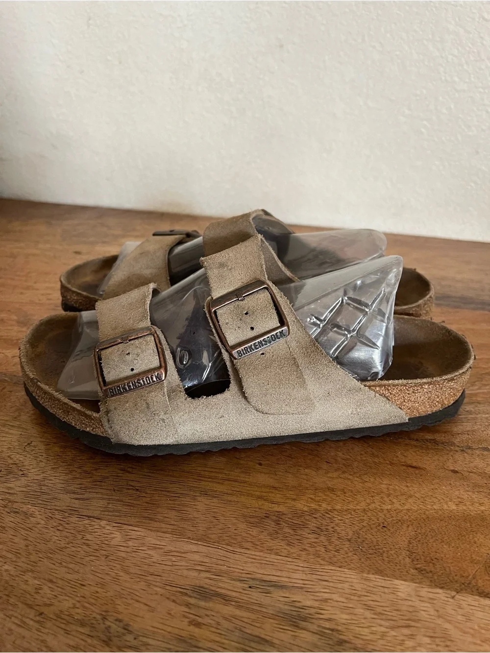 Birkenstock Arizona Tan Suede Sandals Size 40 M US 7-7.5 WUS 9 to 9.5